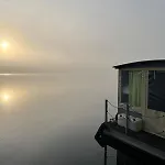 Hotel na wodzie Floss 1