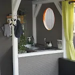 Floss 1 Hotel na wodzie