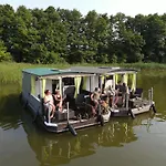 Hotel na wodzie Floss 1